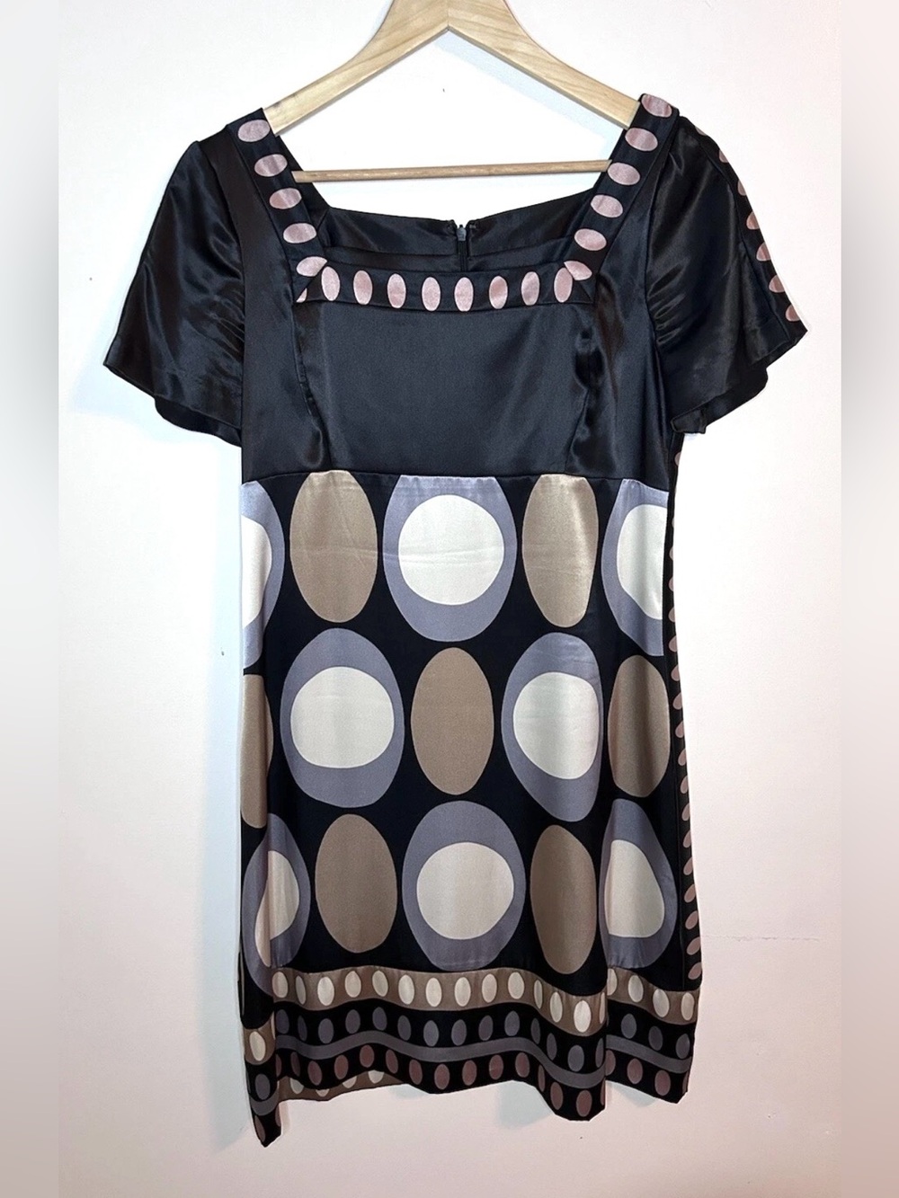 ECI New York Stretch Satin Short Sleeve SheathShift Mini Dress Sz 6 Geometric